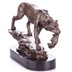 Farkas kölykével - bronz szobor márványtalpon képe